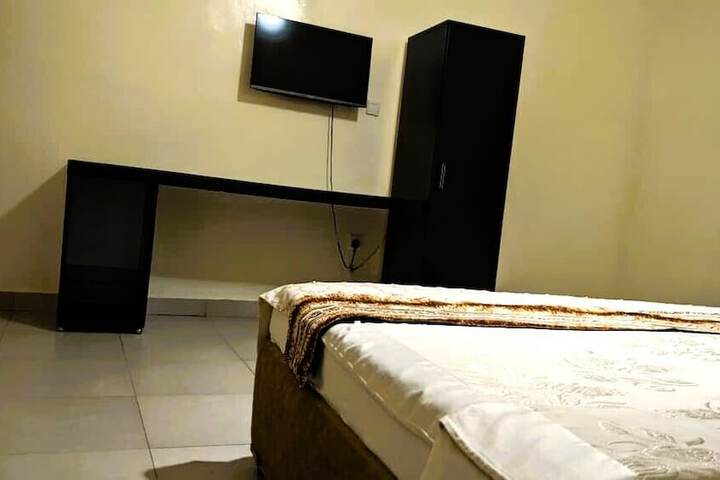 Room 8 of 39