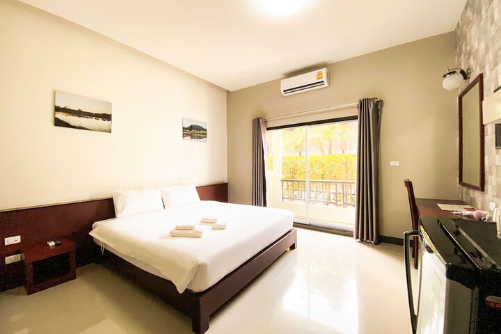 Room 6 of 27
