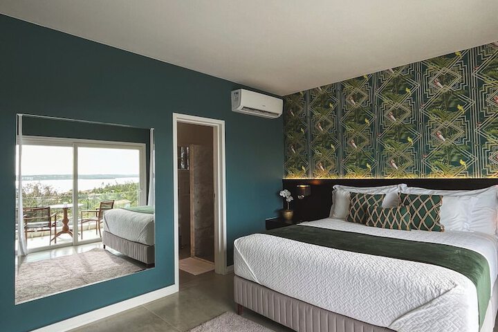 Room 32 of 69