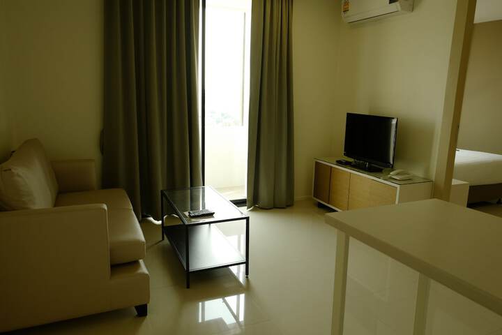 Room 27 of 73