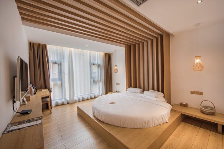 Room 32 of 149