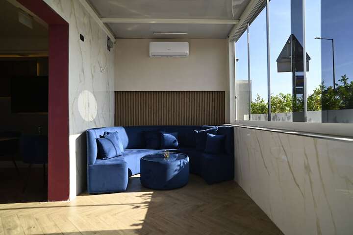 Entrance & Lobby