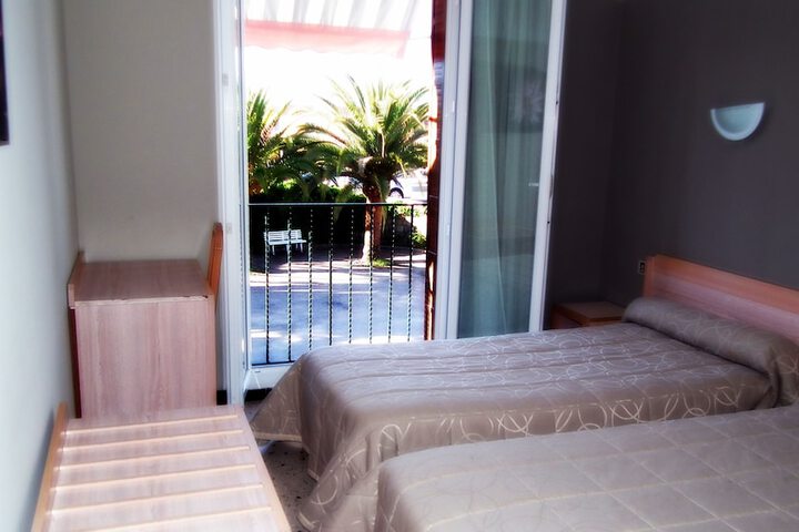 Room 7 of 62