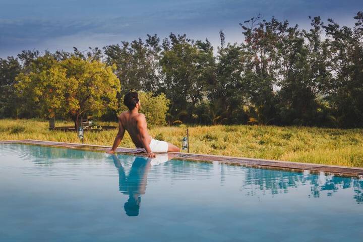 Hotel with Pool