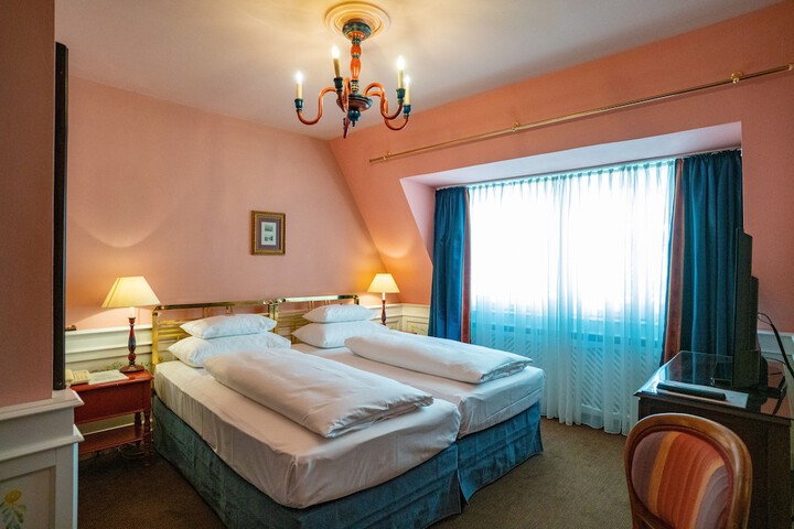 Room 36 of 74