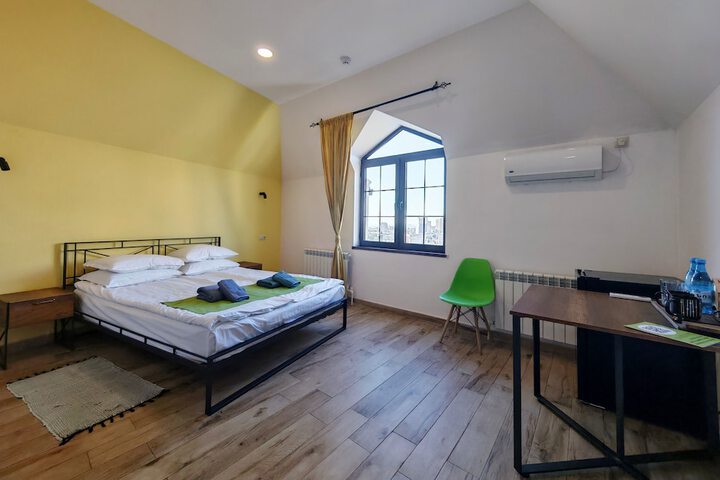 Room 17 of 57