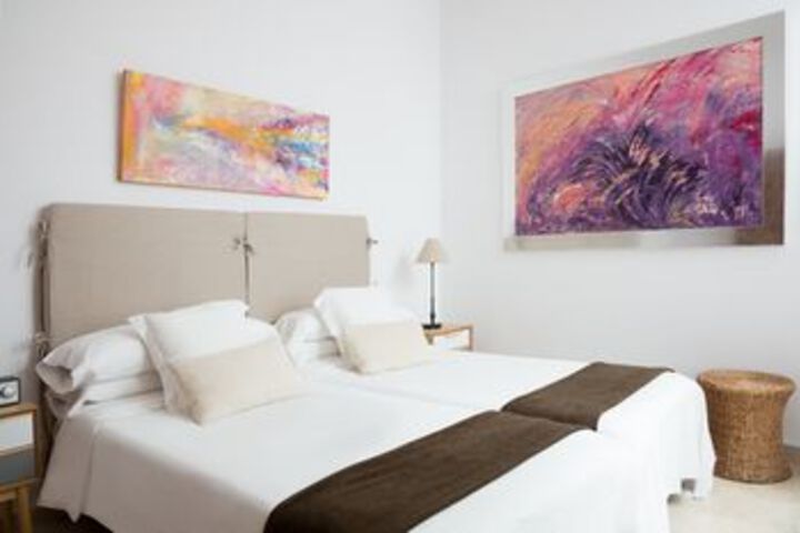 Room 12 of 30