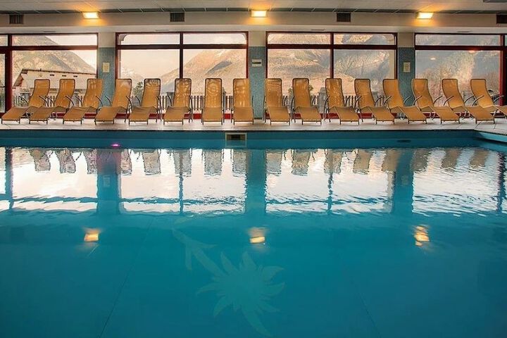 Pool Hotel