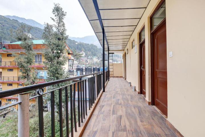 Hotel O Ganga House