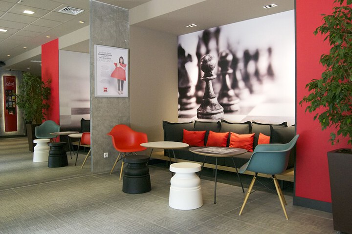 Guest Lobby