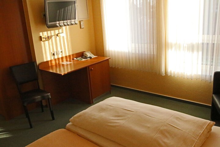 Room 16 of 45