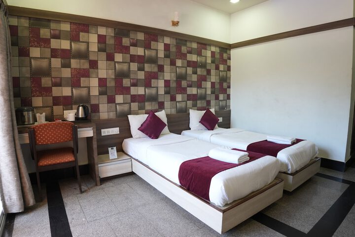 Room 72 of 132