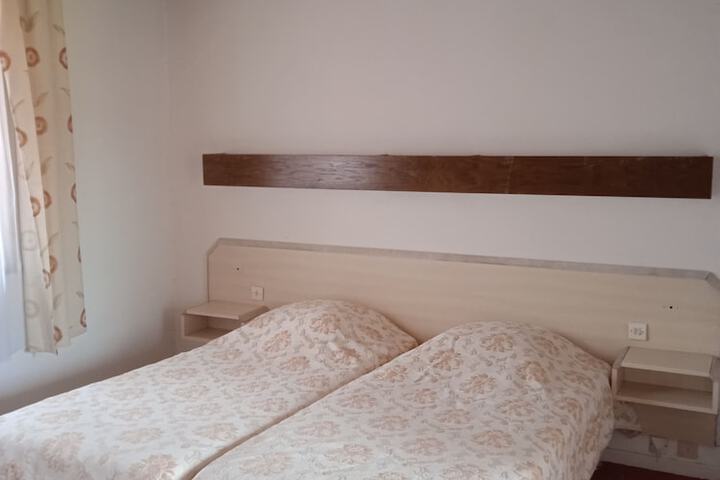 Room 2 of 18
