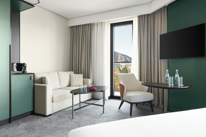 Room 49 of 100