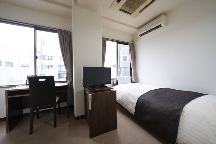 Room 30 of 62
