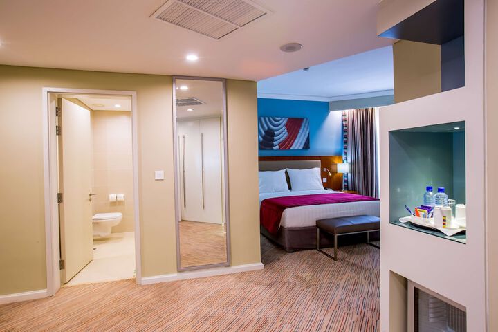 Room 11 of 108