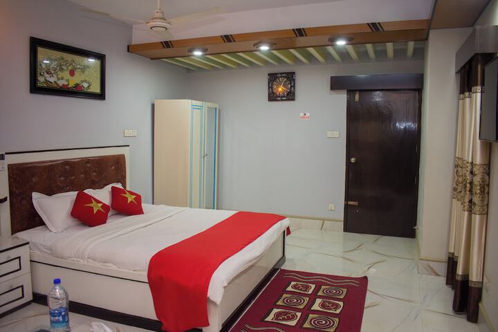 Room 16 of 36