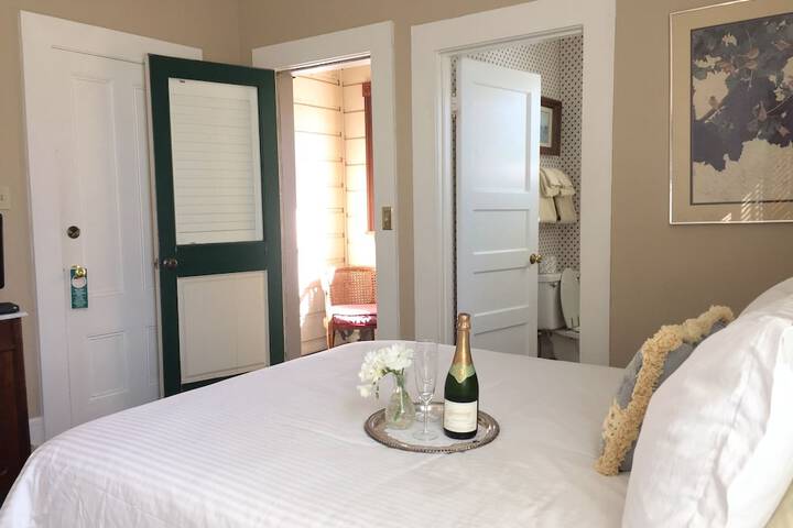 Room 3 of 18