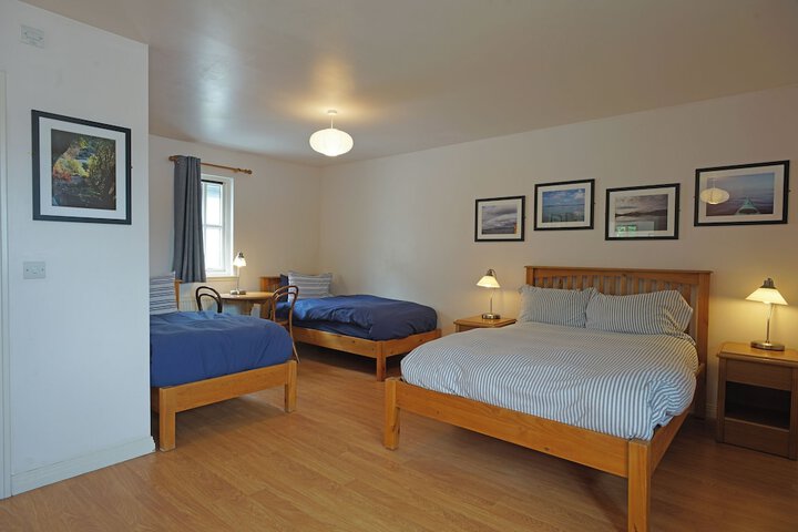 Room 12 of 33