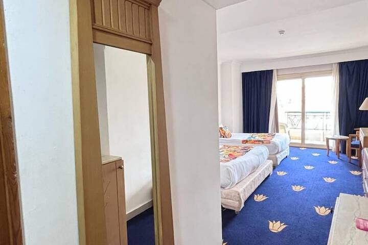 Room 46 of 117