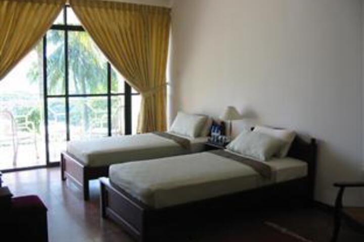 Room 2 of 5