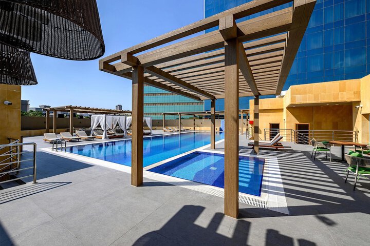 Pool 77 of 106