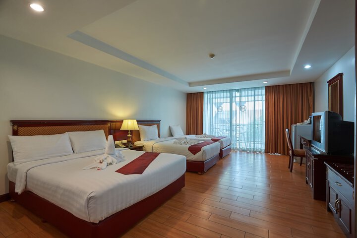 Room 18 of 65