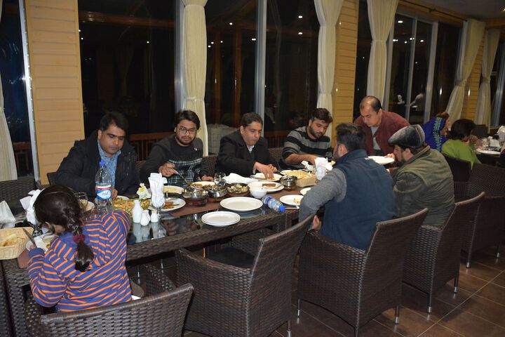 Dining 27 of 51