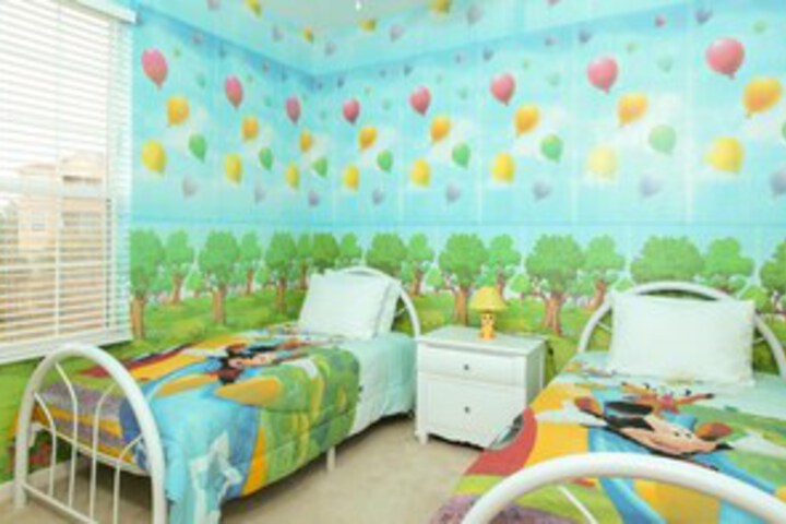 Room 25 of 37