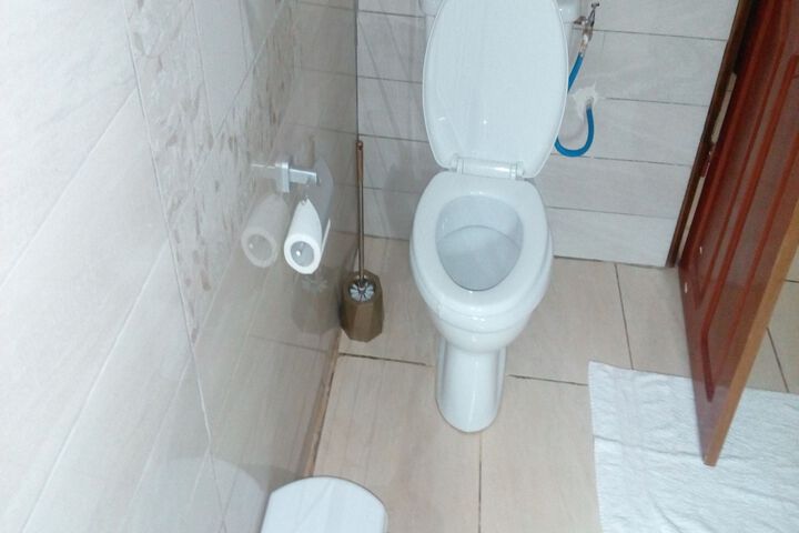 Room 2 of 5