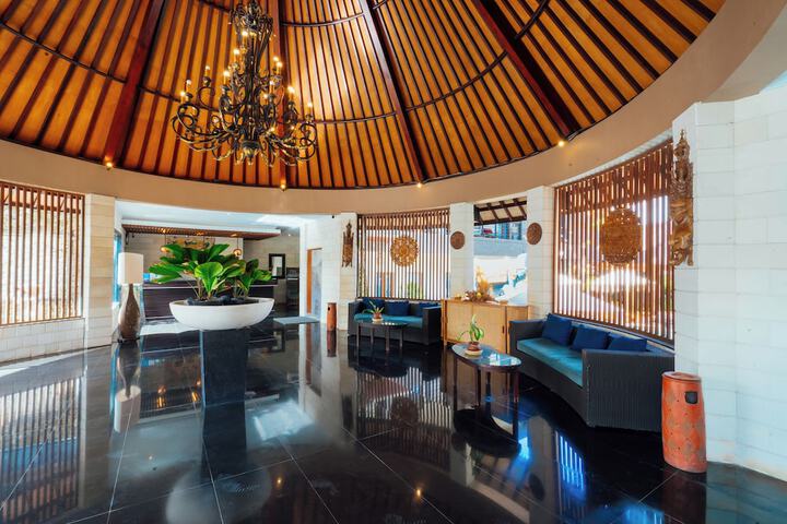 Hotel Lobby