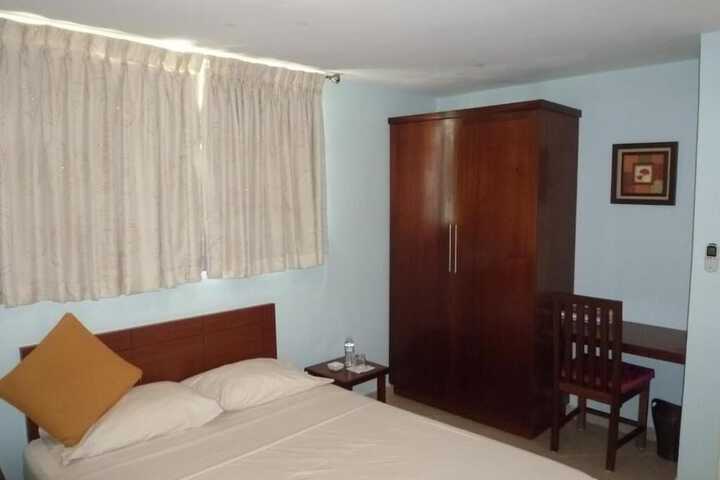 Room 12 of 36