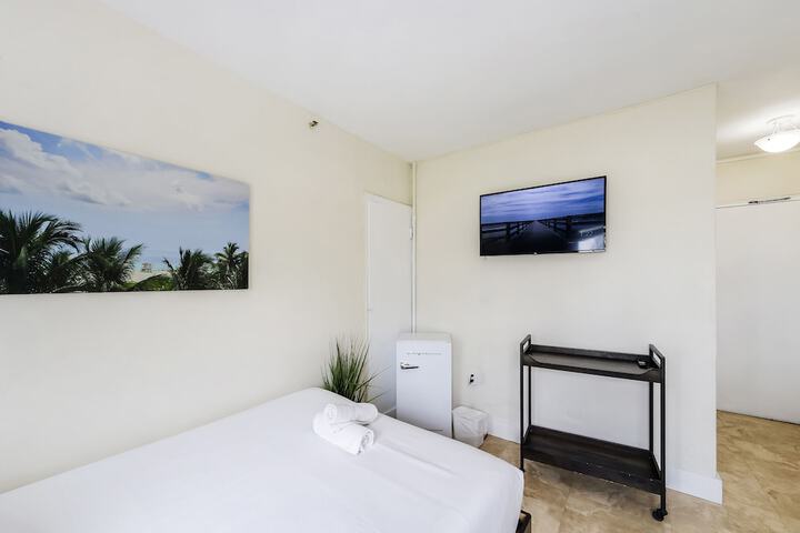 Room 49 of 93