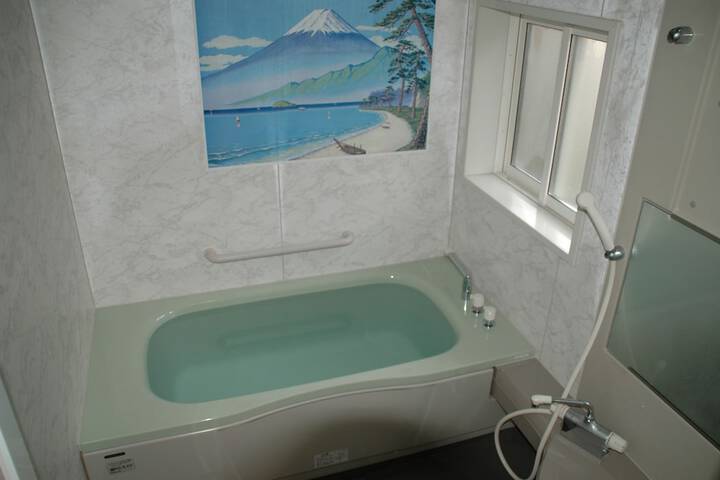Room 17 of 25