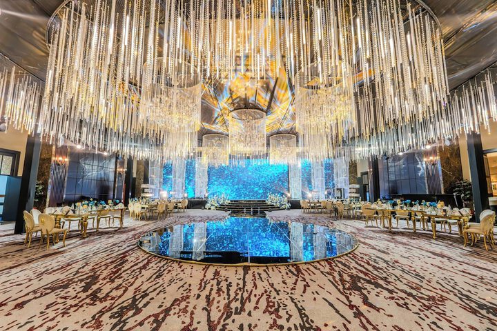 Ballroom/Hall 89 of 98