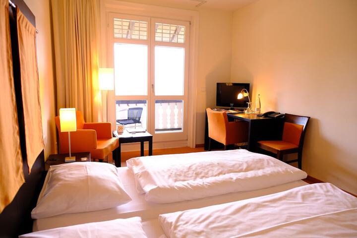 Room 15 of 116