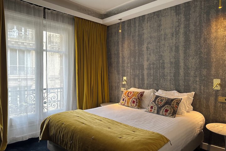Room 55 of 221