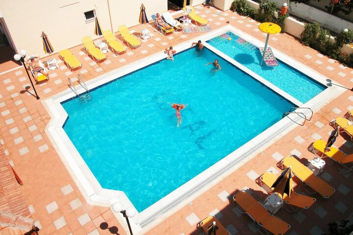 Pool Hotel