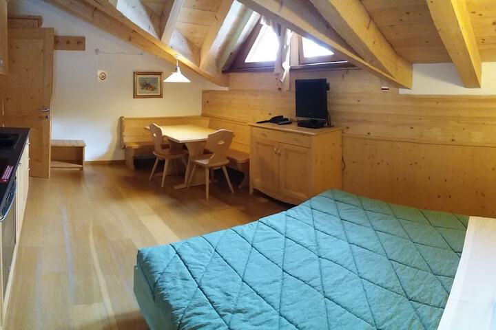 Room 8 of 88