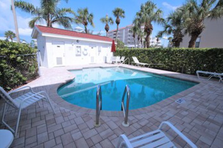 Pool 15 of 25