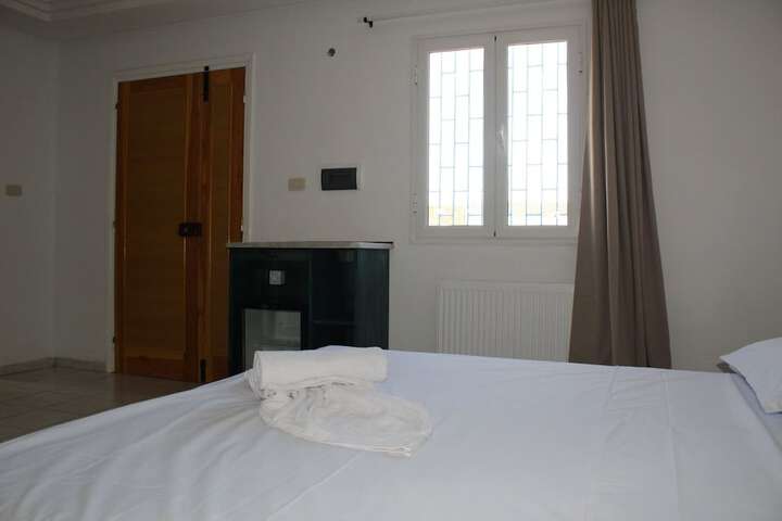 Room 87 of 153