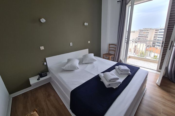 Room 47 of 103