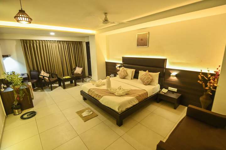 Room 12 of 36