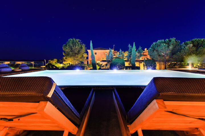 Pool 44 of 73