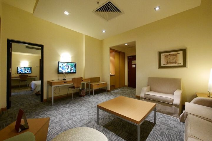 Room 14 of 32