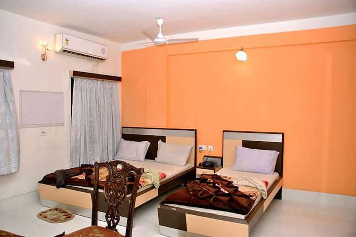 Room 4 of 14