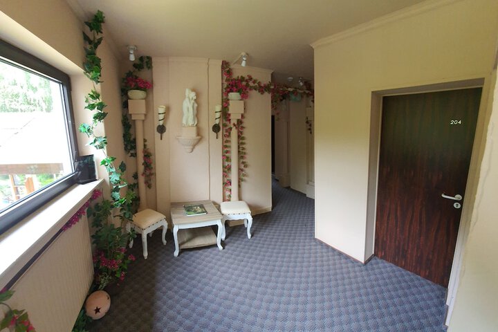 Ballroom/Hall 65 of 73