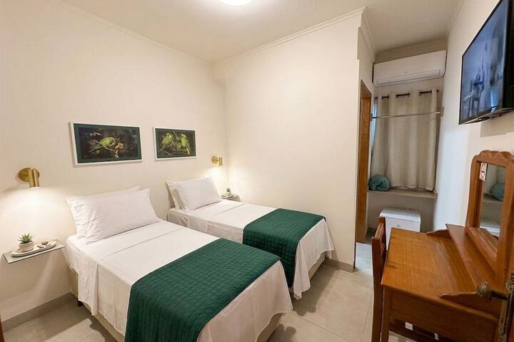 Room 12 of 22