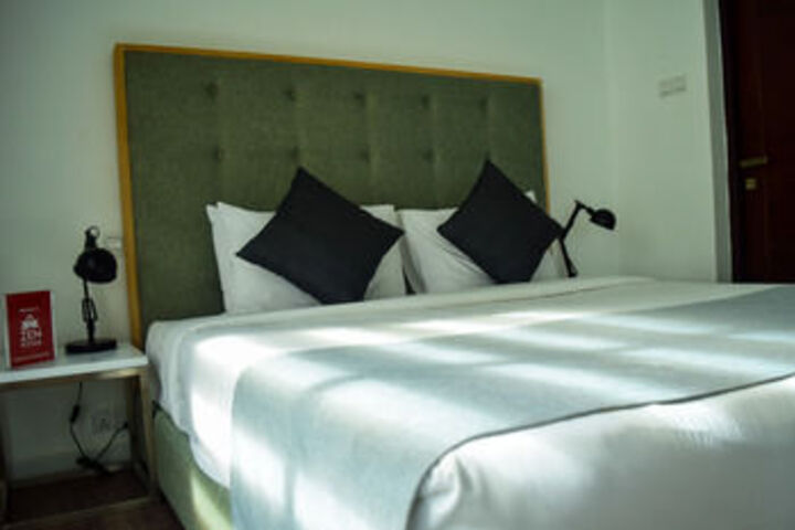 Room 18 of 27