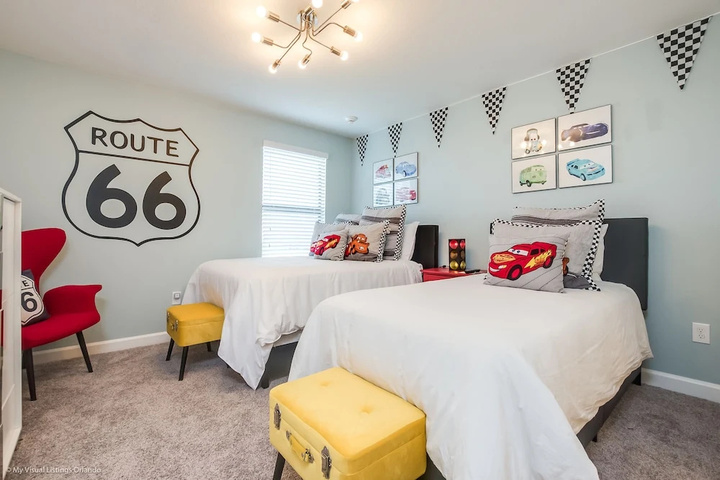 Room 4 of 38